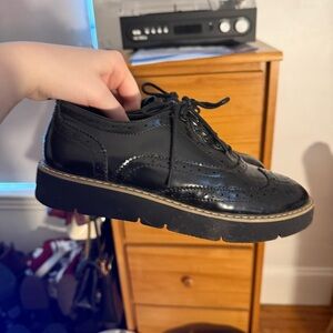 London Rebel Women’s Lace Up Shiny Patent Faux Leather Black Brogue Shoes